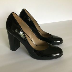 Talbots black patent leather pumps